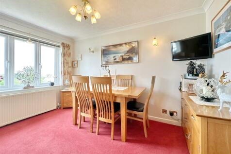 Dining area.JPG