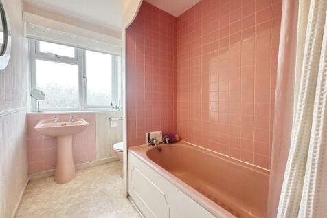 Bathroom.jpg