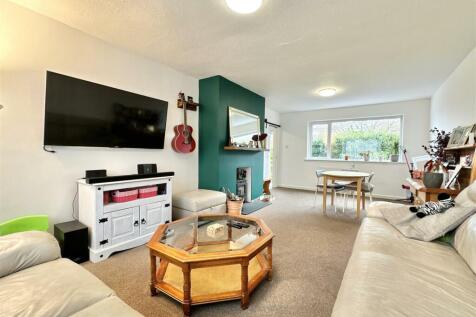 Living Room.jpg