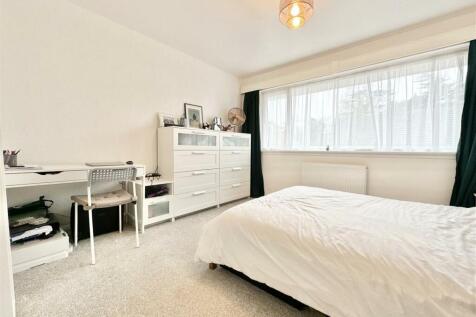 Bedroom  1.jpg