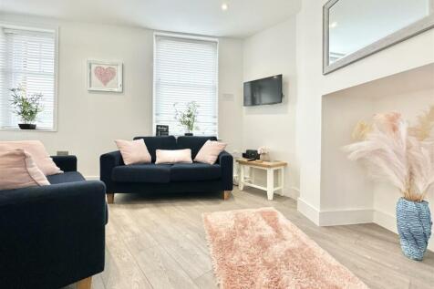 Living Room.jpg