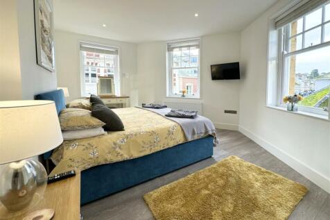 Bedroom_1.jpg