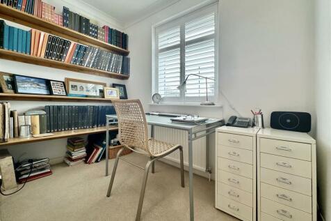Bedroom 4.jpg