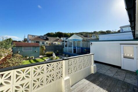 Rear Garden Left.jpg