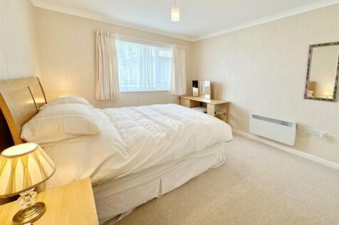 Bedroom 1.JPG