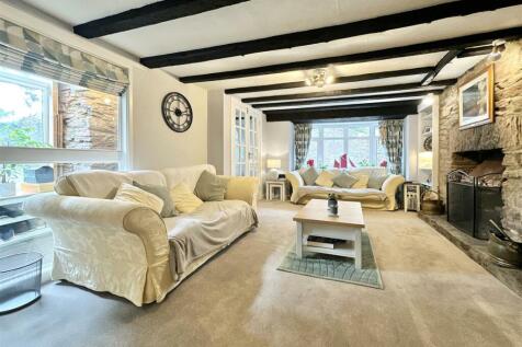 Lounge Area.jpg