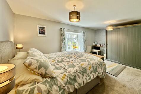 Bedroom  1.jpg