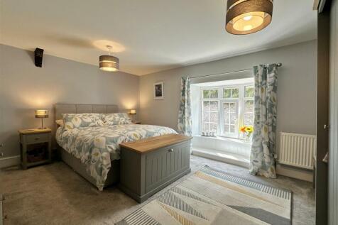 Bedroom_1.jpg