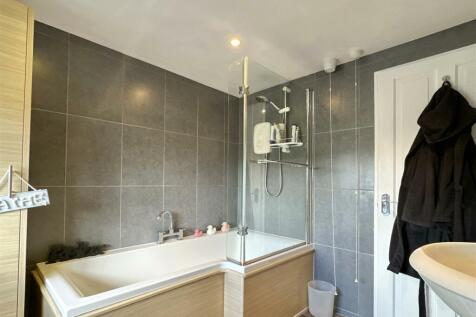 Family_Bathroom.jpg