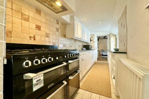 Kitchen Towards Dining Room.JPG