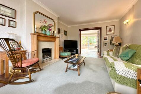Living Room.JPG