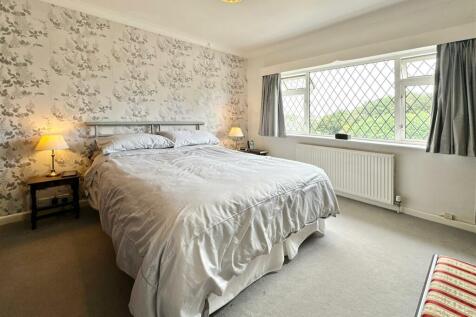 Bedroom 2.JPG