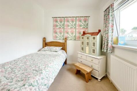 Bedroom 4.JPG
