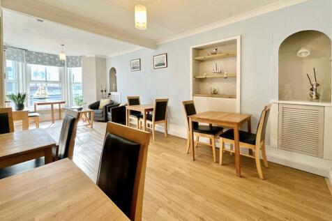 Guests Breakfast Room.JPG