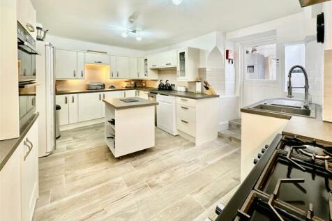 Kitchen From Lounge.JPG