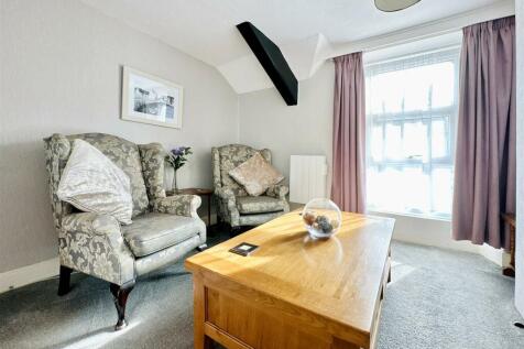 Suite 3 Lounge Area.JPG