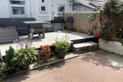 Melville rear garden 1.jpeg