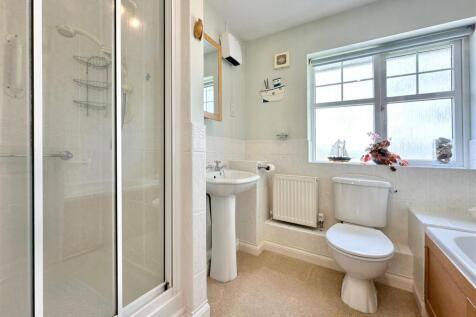 Family Bathroom.JPG