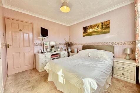 Bedroom  1.jpg
