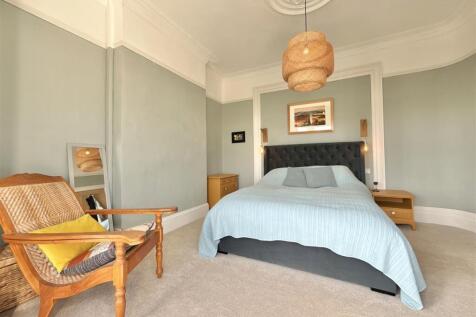 Bedroom 1.jpeg