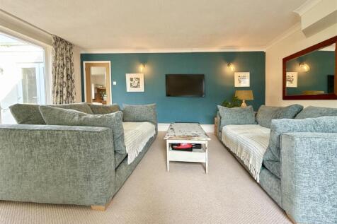 Living_Room.jpeg