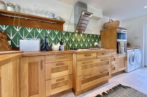 Kitchen_.jpeg