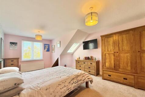 Bedroom 1.jpeg