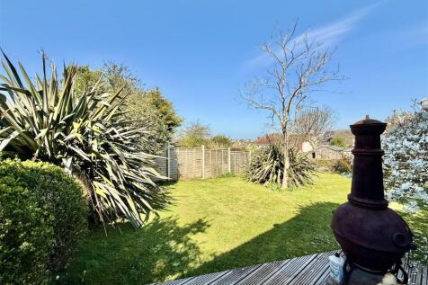 Garden Lodge Deck.jpeg