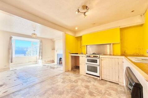 Kitchen Towards Living.JPG