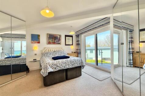 Bedroom_1.jpg