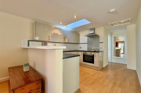 Breakfast Bar Area.JPG