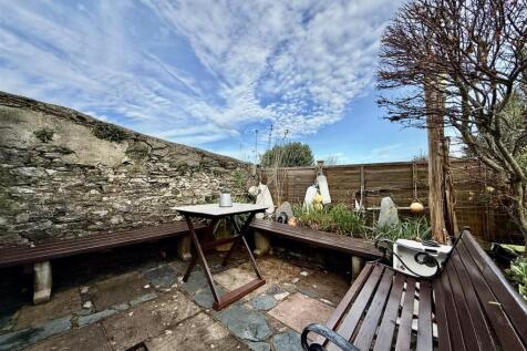 Patio Seatin Area.JPG