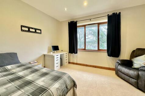 Bedroom 4.jpg