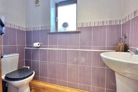 Downstairs WC.jpg