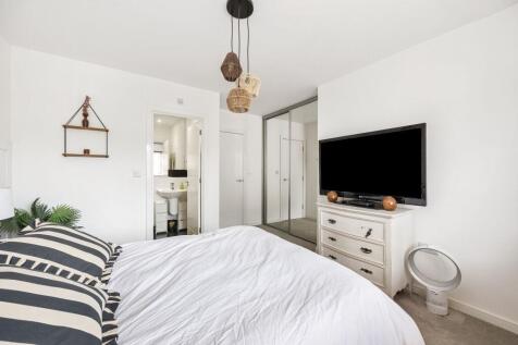 Bedroom with En-suite