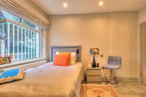 Ground Bedroom