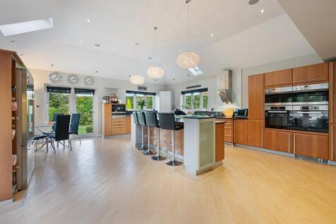Kitchen Family Room