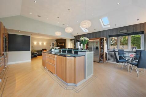 Kitchen Family Room