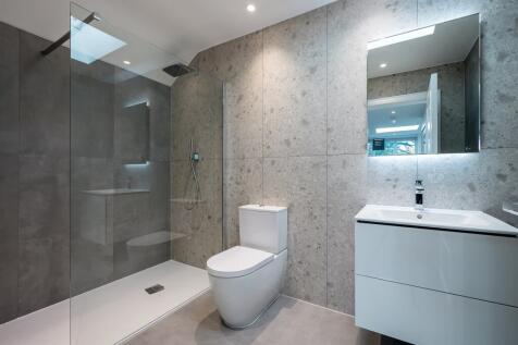Bedroom 2 En-Suite