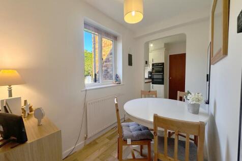 Breakfast Room / Kit