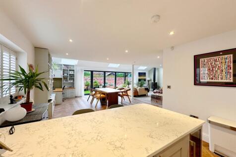 Open Plan Kitchen Li