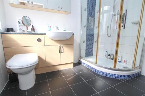 ensuite.jpg