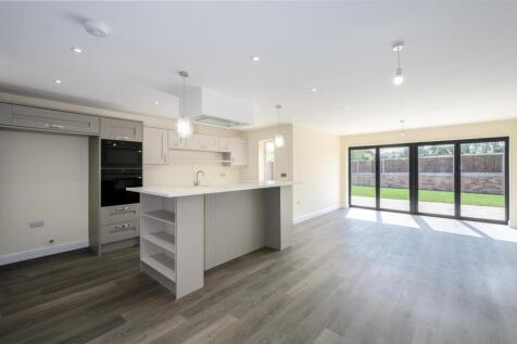 Large Open Plan Living / Dining Kitchen