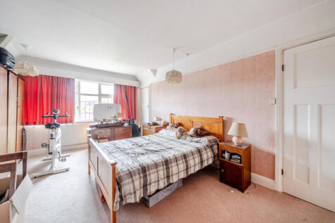 1365470-4-68e9099...