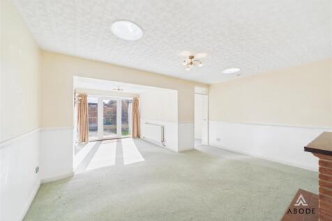 CAM03645G0-PR0170-STILL005.jpg