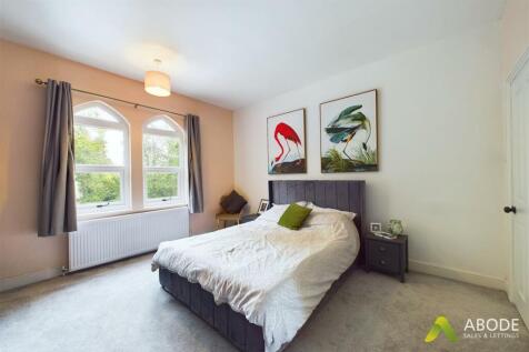 CAM02696G0-PR0351-STILL025.jpg