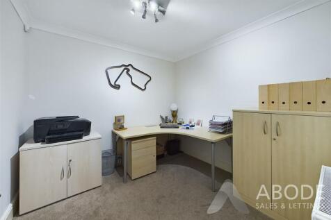 CAM04151G0-PR0070-STILL012.jpg
