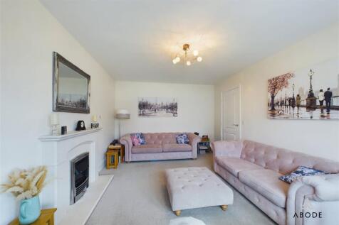 CAM02696G0-PR0496-STILL005.jpg