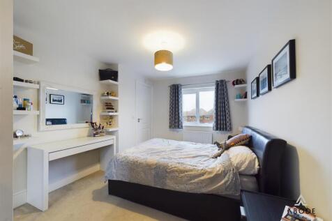 CAM02696G0-PR0496-STILL024.jpg