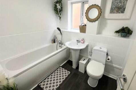 Bathroom.jpg
